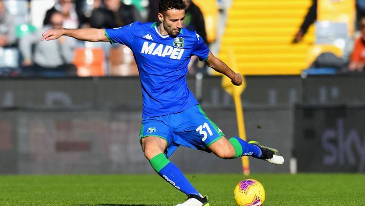 UDINE, ITALY - JANUARY 12: Gian Marco Ferrari of US Sassuolo in action during the Serie A match between Udinese Calcio and US Sassuolo at Stadio Friuli on January 12, 2020 in Udine, Italy.  (Photo by Alessandro Sabattini/Getty Images) 