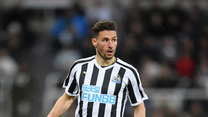 NEWCASTLE UPON TYNE, ENGLAND - MAY 04: Fabian Schar of Newcastle United runs with the ball during the Premier League match between Newcastle United and Liverpool FC at St. James Park on May 04, 2019 in Newcastle upon Tyne, United Kingdom. (Photo by Laurence Griffiths/Getty Images)