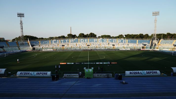 PESCARA, ITALY - JUNE 29: A general view of Adriatico Stadium prior the serie B match between Pescara Calcio and FC Empoli at Adriatico Stadium on June 29, 2020 in Pescara, Italy. (Photo by Danilo Di Giovanni/Getty Images/Getty Images for Lega Serie B) 