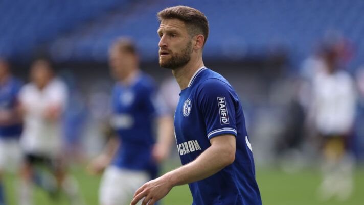 GELSENKIRCHEN, GERMANY - MAY 15: Shkodran Mustafi of Schalke looks on during the Bundesliga match between FC Schalke 04 and Eintracht Frankfurt at Veltins-Arena on May 15, 2021 in Gelsenkirchen, Germany. Sporting stadiums around Germany remain under strict restrictions due to the Coronavirus Pandemic as Government social distancing laws prohibit fans inside venues resulting in games being played behind closed doors. (Photo by Lars Baron/Getty Images) Sky: “Occhio a Mustafi, può arrivare in Italia da svincolato: attesa la risposta” - immagine 1