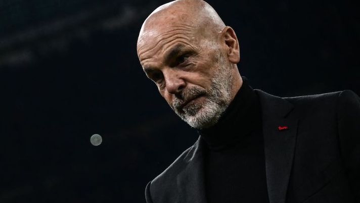 AC Milan's Italian head coach Stefano Pioli reacts during the Italian Serie A football match between AC Milan and Bologna on April 4, 2022 at the San Siro stadium in Milan. (Photo by Miguel MEDINA / AFP) (Photo by MIGUEL MEDINA/AFP via Getty Images) Pioli: “Ibra fattore! Giroud ha vinto tutto, acquisto azzeccato. Su Tonali capitano…” - immagine 1