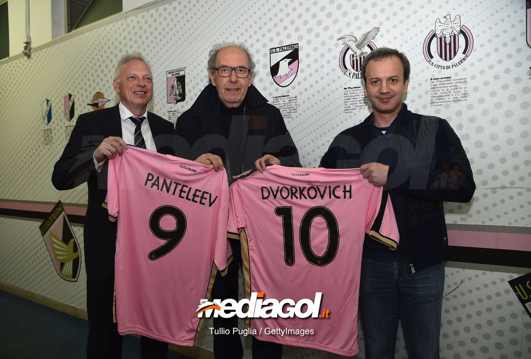  PALERMO, ITALY - MARCH 28: President Rino Foschi (C) of US Citta' di Palermo meets Evgeny Panteleev (L), Consul General of Russia in Palermo, and Arkady Dvorkovich (R) , President of FIDE (Federation Internationale des Echecs-World Chess Federation), at Stadio Renzo Barbera on March 28, 2019 in Palermo, Italy. (Photo by Tullio M. Puglia/Getty Images) 