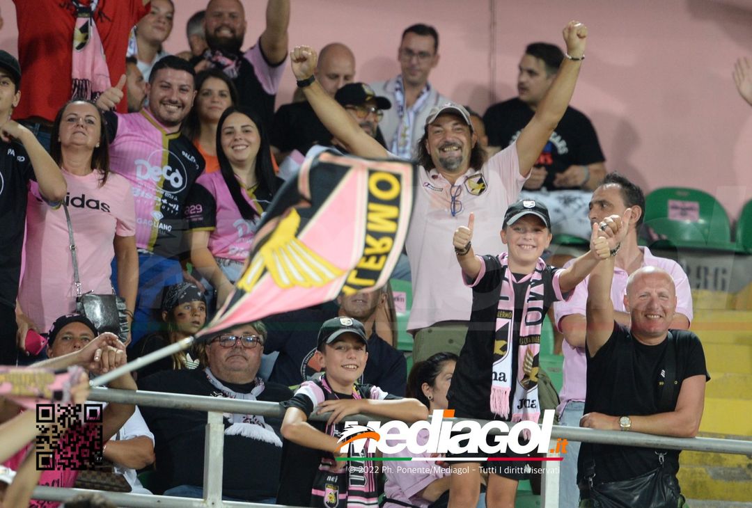 FOTOTIFO, Palermo-Ascoli 2-3: i tifosi allo stadio “Renzo Barbera” (Gallery) - immagine 14