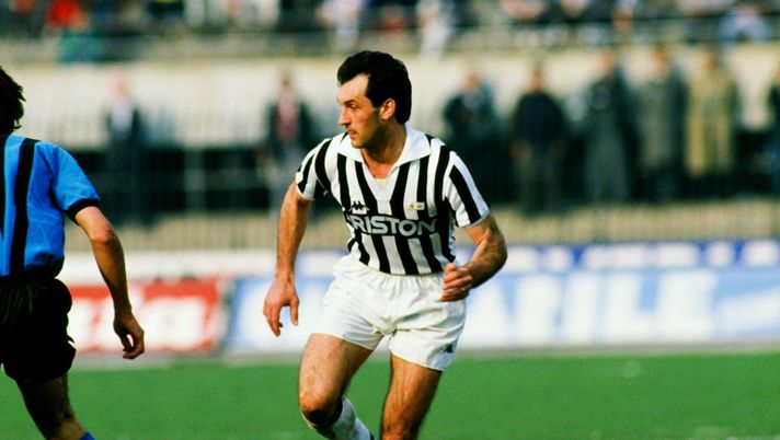 Italian footballer Luigi De Agostini of Juventus in action during an Italian League match against AC Pisa at Stadio Comunale, Turin, 20th March 1988. Juventus won the match 2-1. (Photo by Getty Images) De Agostini a VN: “ACF può ancora puntare in alto: strada giusta. I rigori…” - immagine 1