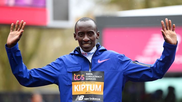 Tragedia nel mondo dell’atletica: morto Kelvin Kiptum, il re della maratona - immagine 1