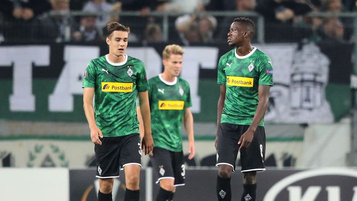 MOENCHENGLADBACH, GERMANY - SEPTEMBER 19: Florian Neuhaus of Borussia Monchengladbach and Denis Zakaria of Borussia Monchengladbach react after conceding a goal during the UEFA Europa League group J match between Borussia Moenchengladbach and Wolfsberger AC at Borussia-Park on September 19, 2019 in Moenchengladbach, Germany. (Photo by Christof Koepsel/Bongarts/Getty Images) 