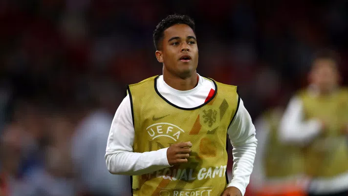 AMSTERDAM, NETHERLANDS - SEPTEMBER 06:  Justin Kluivert of the Netherlands warms up during the International Friendly match between Netherlands and Peru at Johan Cruyff Arena on September 6, 2018 in Amsterdam, Netherlands.  (Photo by Dean Mouhtaropoulos/Getty Images)