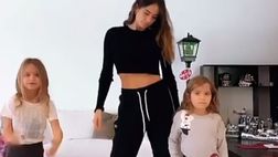 VIDEO/ Lady Immobile combatte la noia in casa: ecco il balletto montato con le due figlie