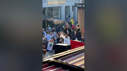 Insigne sbarca a Toronto: Little Italy lo accoglie da re! | VIDEO