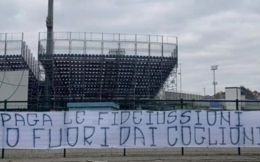 La contestazione dei tifosi di fine novembre documentata da Iamcalcio.it La contestazione dei tifosi di fine novembre documentata da Iamcalcio.it