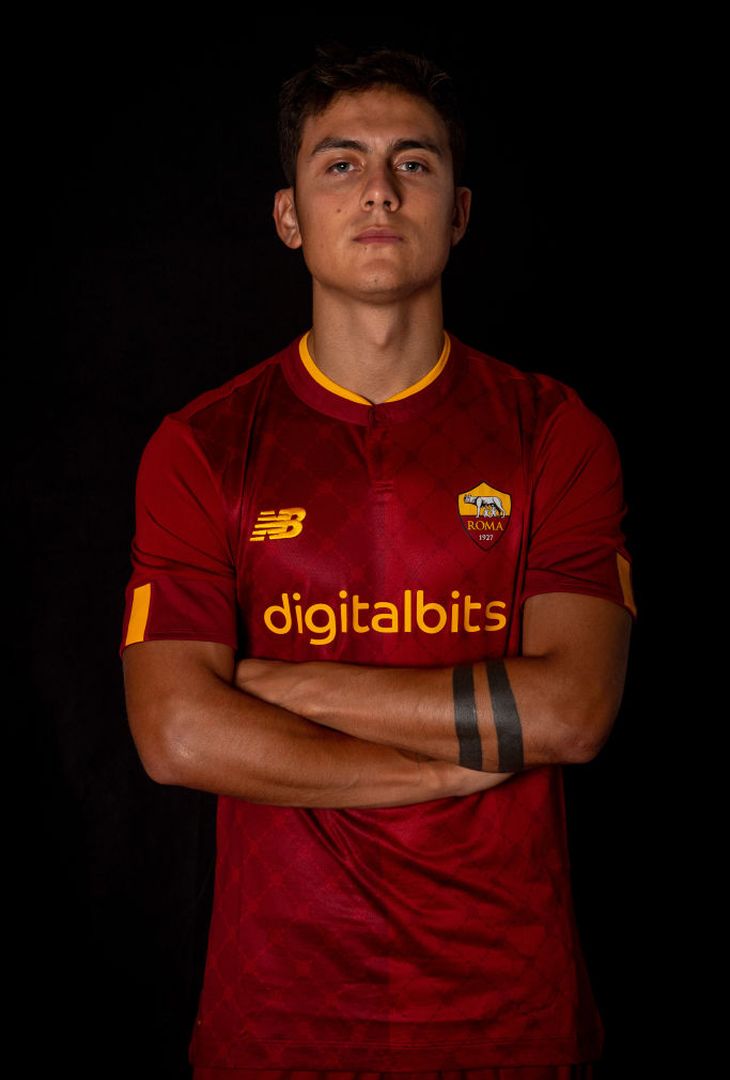 Dybala e la Roma: lo shooting suggestivo con la maglia giallorossa – FOTO GALLERY - immagine 6