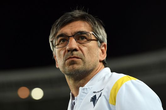VERONA, ITALY - APRIL 20: Ivan Juric head coach of Hellas Verona looks on during the Serie A match between Hellas Verona FC and ACF Fiorentina at Stadio Marcantonio Bentegodi on April 20, 2021 in Verona, Italy. (Photo by Alessandro Sabattini/Getty Images) VERONA, ITALY - APRIL 20: Ivan Juric head coach of Hellas Verona looks on during the Serie A match between Hellas Verona FC and ACF Fiorentina at Stadio Marcantonio Bentegodi on April 20, 2021 in Verona, Italy. (Photo by Alessandro Sabattini/Getty Images)