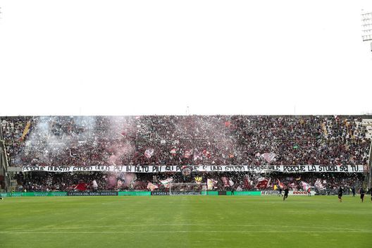 (Photo by Francesco Pecoraro/Getty Images) Napoli, parole dure: “La Salernitana faccia i derby con Nocerina e Paganese, non con noi”- immagine 2