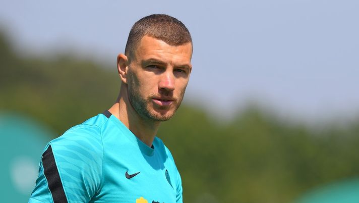Edin Dzeko, attaccante dell'Inter, piace alla Fiorentina (Getty Images) Edin Dzeko, attaccante dell'Inter, piace alla Fiorentina