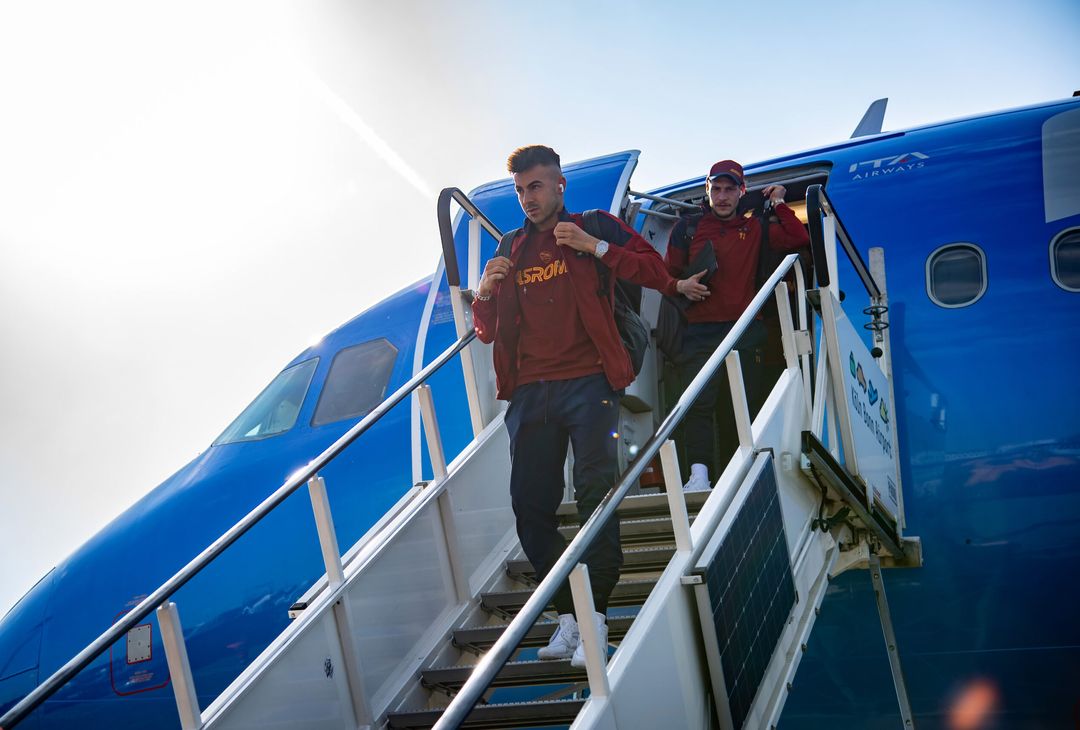 Roma in viaggio verso Leverkusen: presenti Dybala e gli indisponibili – FOTO GALLERY - immagine 4