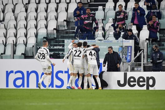 La Juventus esulta dopo il gol La Juventus esulta dopo il gol