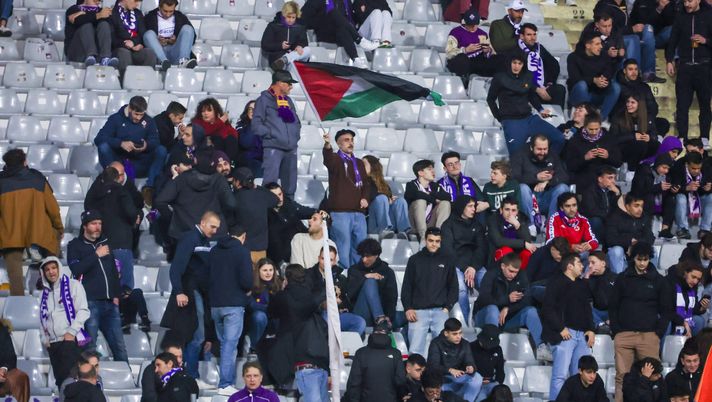 GERMOGLI PH: 14 MARZO 2024 FIRENZE STADIO ARTEMIO FRANCHI UEFA CONFERENCE LEAGUE FIORENTINA VS MACCABI HAIFA NELLA FOTO BANDIERE PALESTINESI Polizia in borghese e cani antiesplosivo: il racconto di Campo di Marte blindato - immagine 1