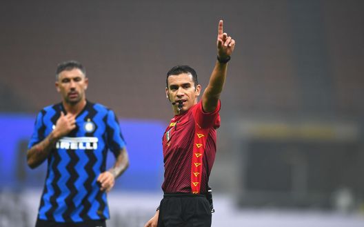 L'arbitro Marco Piccinini in Inter-Parma (Photo by Claudio Villa - Inter/Inter via Getty Images) L'arbitro Marco Piccinini in Inter-Parma (Photo by Claudio Villa - Inter/Inter via Getty Images)