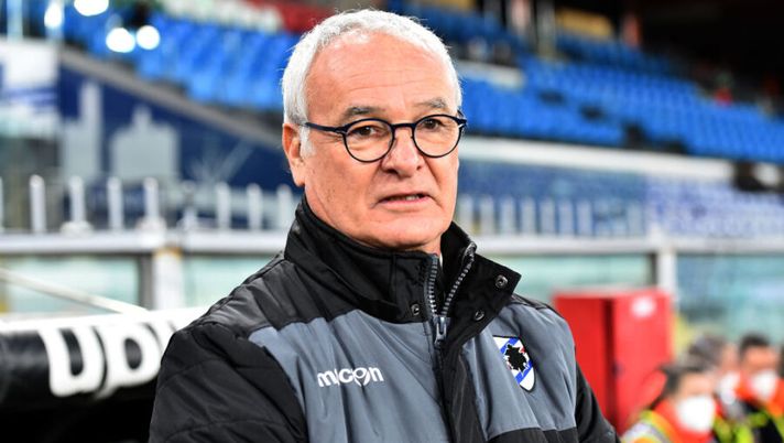 GENOA, ITALY JANUARY 16: Claudio Ranieri head coach of UC Sampdoria during the Serie A match between UC Sampdoria and Udinese Calcio at Stadio Luigi Ferraris on January 16, 2021 in Genoa, Italy. (Photo by Paolo Rattini/Getty Images) Ranieri, la folle idea Sampdoria e la lista di Commisso: cosa succede in panchina - immagine 1