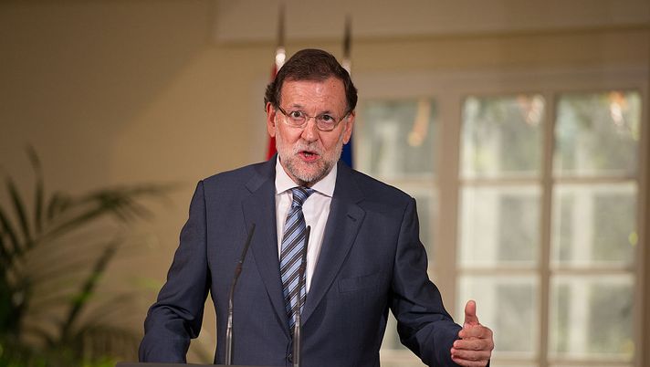 MADRID, SPAIN - NOVEMBER 10: Spanish Prime Minister Mariano Rajoy addresses members of the press before awarding Porto goalkeeper Iker Casillas with the 'Gran Cruz de la Orden al Merito Deportivo' Award (Sport Merit Royal Order Award) at the Moncloa palace on November 10, 2015 in Madrid, Spain. (Photo by Denis Doyle/Getty Images) MADRID, SPAIN - NOVEMBER 10: Spanish Prime Minister Mariano Rajoy addresses members of the press before awarding Porto goalkeeper Iker Casillas with the 'Gran Cruz de la Orden al Merito Deportivo' Award (Sport Merit Royal Order Award) at the Moncloa palace on November 10, 2015 in Madrid, Spain. (Photo by Denis Doyle/Getty Images)