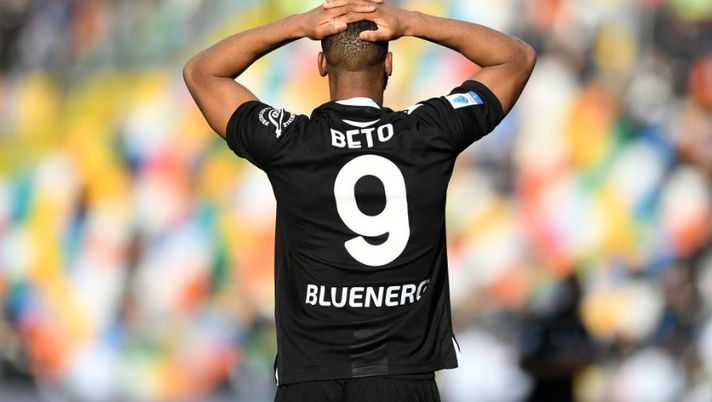 UDINE, ITALY - NOVEMBER 28: Beto of Udinese Calcio reacts during the Serie A match between Udinese Calcio and Genoa CFC at Dacia Arena on November 28, 2021 in Udine, Italy. (Photo by Alessandro Sabattini/Getty Images) NEWS – Come stanno Beto e Toloi! Di Lorenzo, Orsolini, Dybala e uno «sparito» nell’Inter - immagine 1