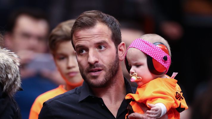 HAMBURG, GERMANY - DECEMBER 15:  Football Rafael van der Vaart visit the Championship Semi Final between match between Netherlands and Norway at Barclaycard Arena on December 15, 2017 in Hamburg, Germany.  (Photo by Oliver Hardt/Bongarts/Getty Images) 
