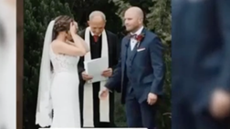 VIDEO Matrimonio U.S.A., pronto a dire “si” sull’altare: all’improvviso sullo smartphone inizia la partita