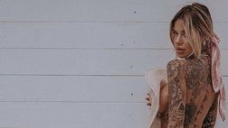 Zoe Cristofoli sfoggia un lato B da impazzire: il web ai suoi piedi