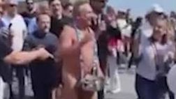 Il comico Paolantoni in giro nudo per lo Scudetto del Napoli | VIDEO