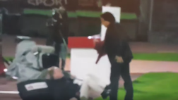 VIDEO / Il presidente del Sion schiaffeggia l’ex Ct della Svizzera Rolf Fringer
