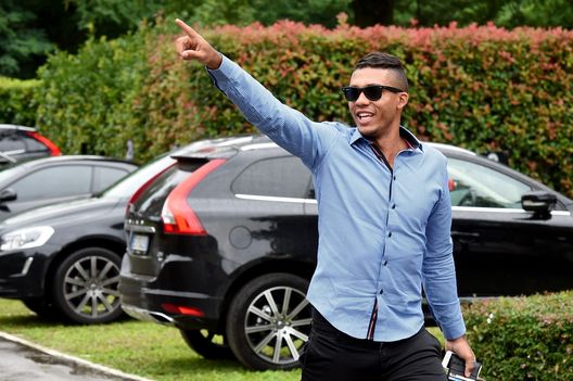  COMO, ITALY - JULY 04: Juan Jesus of FC Internazionale Milano arrives ahead of a training session at Appiano Gentile on July 4, 2014 in Como, Italy. (Photo by Claudio Villa - Inter/FC Internazionale via Getty Images) 