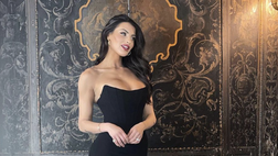 Carolina Stramare, scatto sexy per il weekend: forme da urlo in intimo