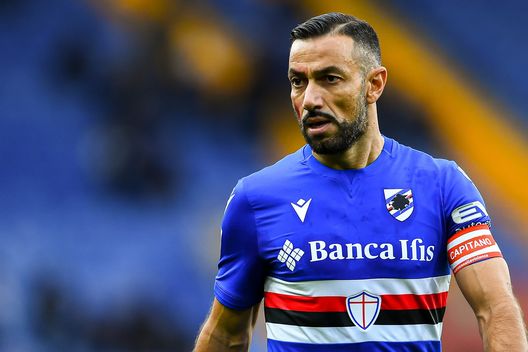 GENOA, ITALY - NOVEMBER 21: Fabio Quagliarella of Sampdoria looks on during the Serie A match between UC Sampdoria and Hellas Verona FC at Stadio Luigi Ferraris on November 27, 2021 in Genoa, Italy. (Photo by Getty Images) GENOA, ITALY - NOVEMBER 21: Fabio Quagliarella of Sampdoria looks on during the Serie A match between UC Sampdoria and Hellas Verona FC at Stadio Luigi Ferraris on November 27, 2021 in Genoa, Italy. (Photo by Getty Images)