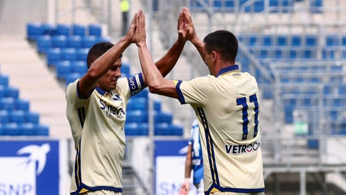 Faraoni festeggia il gol di Lasagna - Foto Grigolini Hoffenheim-Verona 3-2, doppietta di Lasagna, poi la rimonta dei tedeschi - immagine 1