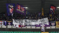 FOTO – Verona-Fiorentina, fratellanza sugli spalti: “Sempre al fianco” reciproci