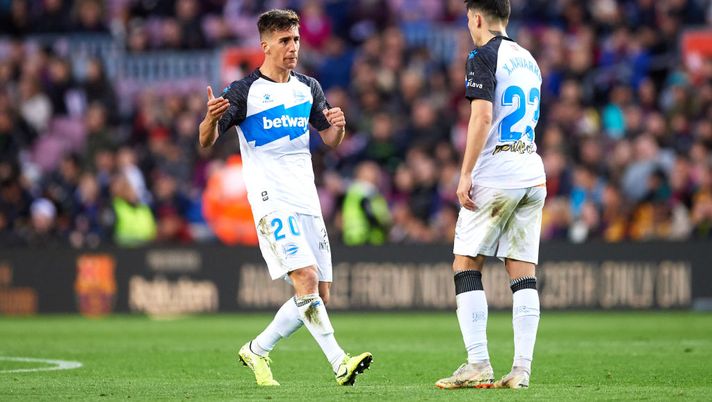 BARCELONA, SPAIN - DECEMBER 21: Pere Pons of Deportivo Alaves celebrates with his teammate Ximo Navarro after scoring his team's first goal during the La Liga match between FC Barcelona and Deportivo Alaves at Camp Nou on December 21, 2019 in Barcelona, Spain. (Photo by Alex Caparros/Getty Images) BARCELONA, SPAIN - DECEMBER 21: Pere Pons of Deportivo Alaves celebrates with his teammate Ximo Navarro after scoring his team's first goal during the La Liga match between FC Barcelona and Deportivo Alaves at Camp Nou on December 21, 2019 in Barcelona, Spain. (Photo by Alex Caparros/Getty Images)