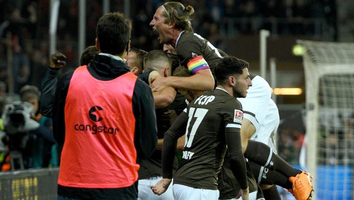 Era dal 1960 che il St.Pauli non vinceva il derby cittadino contro l'Amburgo Era dal 1960 che il St.Pauli non vinceva il derby cittadino contro l'Amburgo