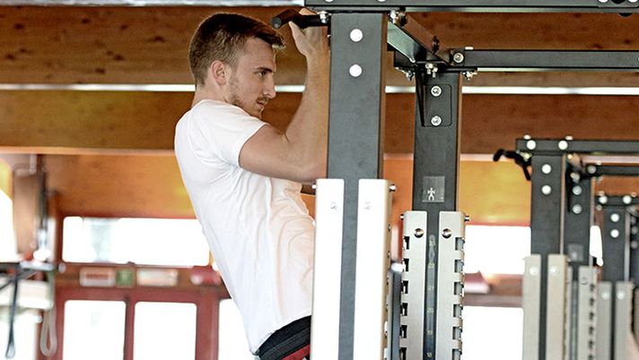 Rodrigo Ely in allenamento nella palestra di Milanello (credits: acmilan.com) 