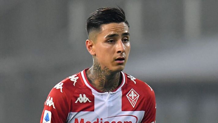 PARMA, ITALY - NOVEMBER 07: Erick Pulgar of ACF Fiorentina looks on during the Serie A match between Parma Calcio and ACF Fiorentina at Stadio Ennio Tardini on November 07, 2020 in Parma, Italy. (Photo by Alessandro Sabattini/Getty Images) Mercato – Firenzeviola: il Bologna rivorrebbe Pulgar - immagine 1