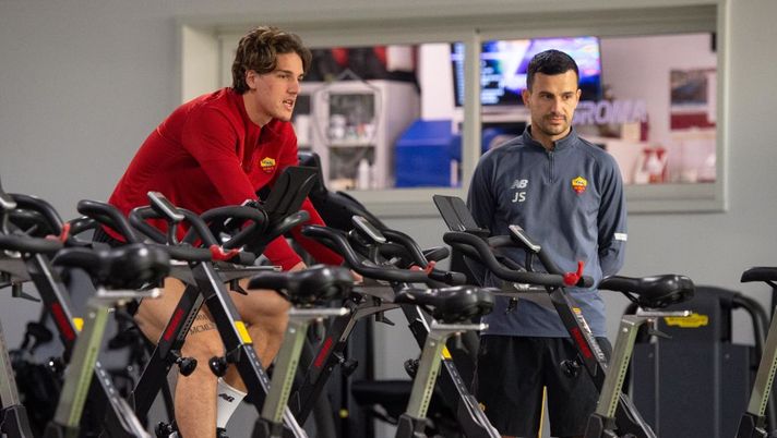 Trigoria, Roma al lavoro in vista del Genoa: palestra per Vina e Zaniolo - immagine 1