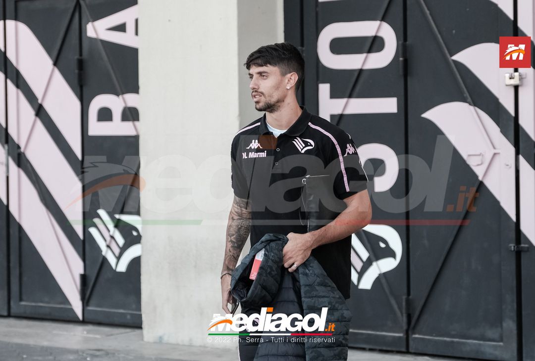 FOTO Palermo, i rosanero verso Manchester: la partenza dal “Renzo Barbera” (Gallery) - immagine 22