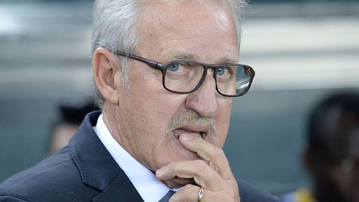 UDINE, ITALY - OCTOBER 31: Head coach of Udinese Luigi Del Neri looks on during the Serie A match between Udinese Calcio and FC Torino at Stadio Friuli on October 31, 2016 in Udine, Italy. (Photo by Dino Panato/Getty Images) Udinese, Delneri: “De Paul è ancora troppo egoista! Fofana e Jankto, così non va” - immagine 1