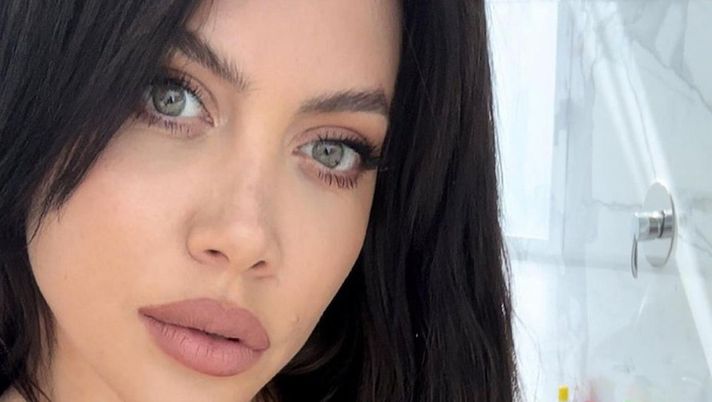 Wanda Nara da impazzire: l’intimo e bollente, ma scatta l’autocensura  Wanda Nara da impazzire: l’intimo e bollente, ma scatta l’autocensura - immagine 1