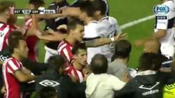 VIDEO / Rissa vergognosa tra Gimnasia ed Estudiantes. Apre le danze l’ex Inter Pereira
