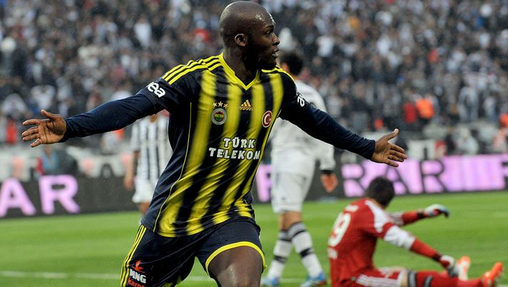 ISTANBUL,TURKEY - APRIL 20: Moussa Sow of Fenerbahce SK celebrates during the Turkish Super League match between Besiktas and Fenerbahce at the Ataturk Olympic Stadium on April 20, 2014 in Istanbul,Turkey. (Photo by Ozan Kose/EuroFootball/Getty Images) ISTANBUL,TURKEY - APRIL 20: Moussa Sow of Fenerbahce SK celebrates during the Turkish Super League match between Besiktas and Fenerbahce at the Ataturk Olympic Stadium on April 20, 2014 in Istanbul,Turkey. (Photo by Ozan Kose/EuroFootball/Getty Images)