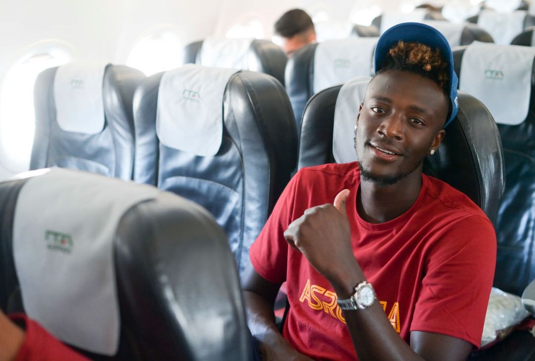 La Roma in partenza per il Portogallo – FOTO GALLERY - immagine 4