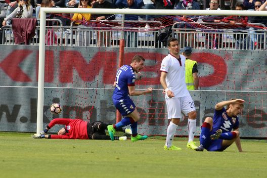  CAGLIARI, ITALY - APRIL 09: Ljajic Adem of Torino scores his goal 1-1 during the Serie A match between Cagliari Calcio and FC Torino at Stadio Sant'Elia on April 9, 2017 in Cagliari, Italy. (Photo by Enrico Locci/Getty Images) 