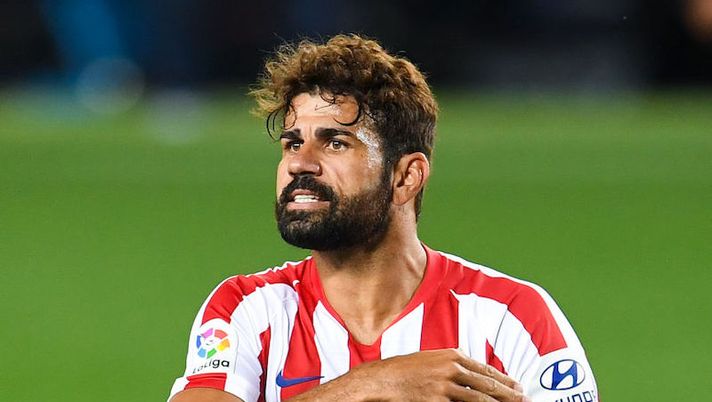 BARCELONA, SPAIN - JUNE 30: Diego Costa of Atletico de Madrid reacts during the Liga match between FC Barcelona and Club Atletico de Madrid at Camp Nou on June 30, 2020 in Barcelona, Spain. (Photo by David Ramos/Getty Images) Sky: “Salernitana, arriva il rinforzo dalla Roma. Diego Costa non è un affare fattibile” - immagine 1