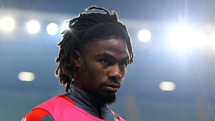 VERONA, ITALY - OCTOBER 19: Steeve Eyango of Genoa CFC looks on during the Serie A match between Hellas Verona FC and Genoa CFC at Stadio Marcantonio Bentegodi on October 19, 2020 in Verona, Italy. (Photo by Alessandro Sabattini/Getty Images) Buon anno da SOS Fanta! Otto baby talenti che possono esplodere nel 2021 - immagine 1