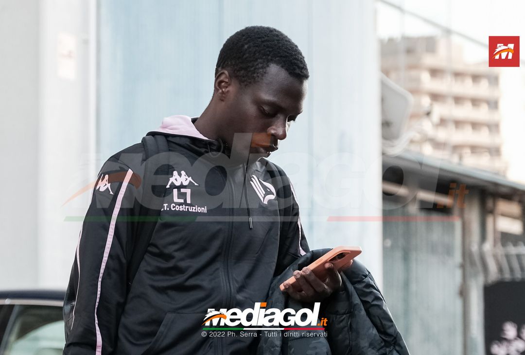 FOTO Palermo, i rosanero verso Manchester: la partenza dal “Renzo Barbera” (Gallery) - immagine 33